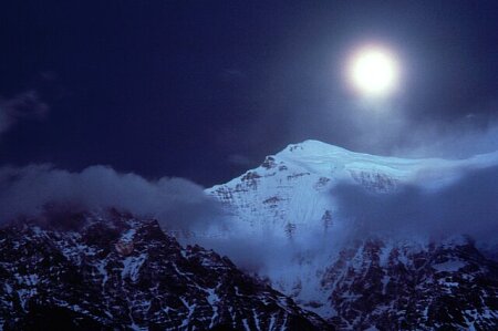 पूर्णिमाको शक्ति: विज्ञान, योग र सनातन संस्कृतिको अद्भुत ज्ञान